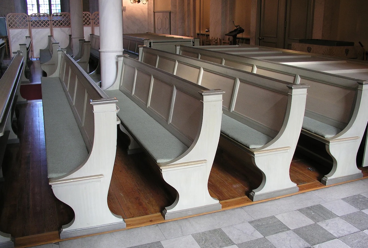 Affordable Church Pew Chairs for Every Budget Image